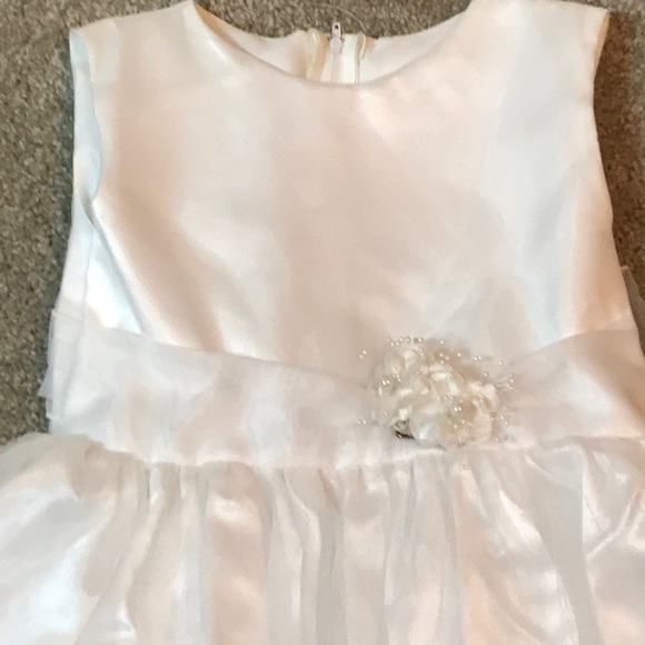 Preowned Girls First Holy Communion or Flower Girl Dress - 6-6X - Picture 2 of 10